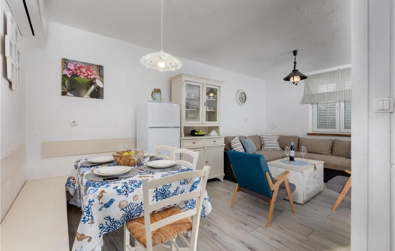 Stunning Home In Pinezici With 4 Bedrooms And Wifi 0*, Pinezici (Krk) Croatia