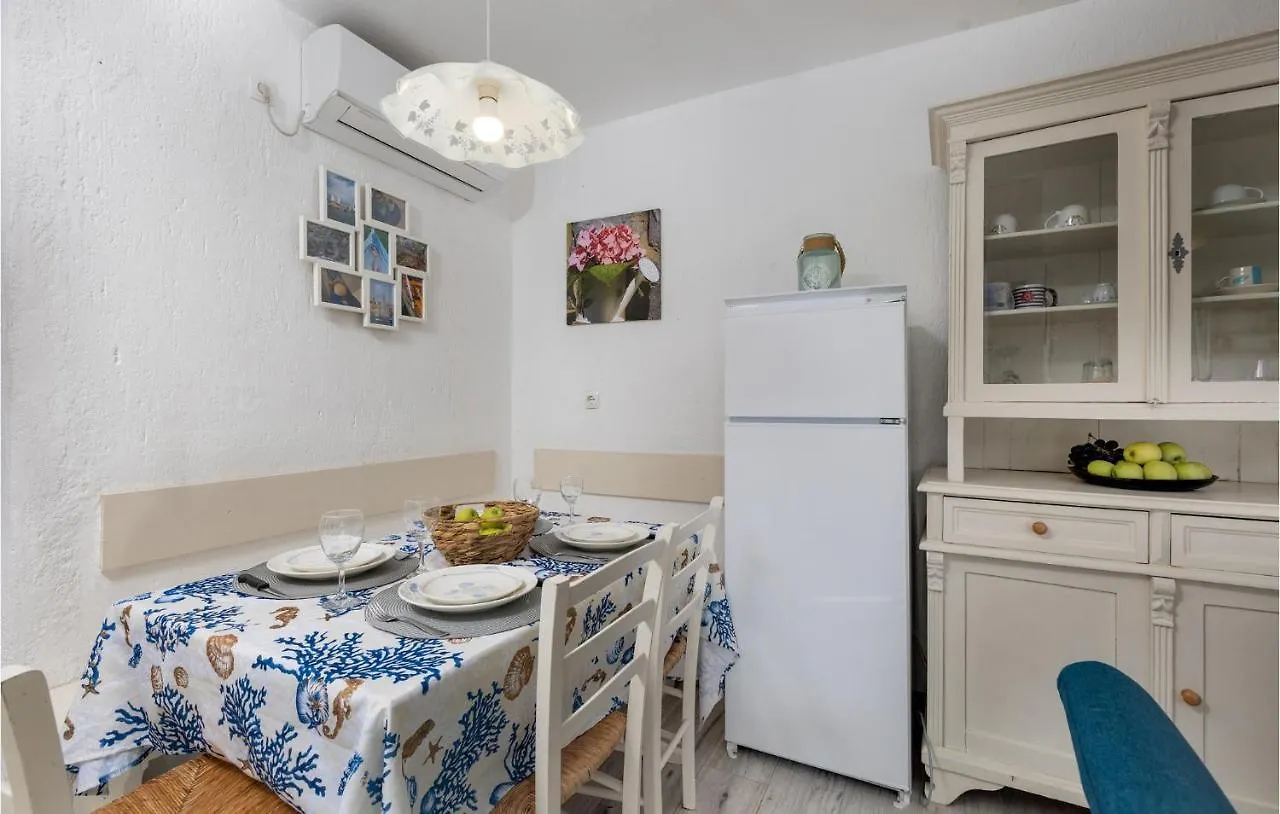 Stunning Home In Pinezici With 4 Bedrooms And Wifi Holiday home Pinezici (Krk)