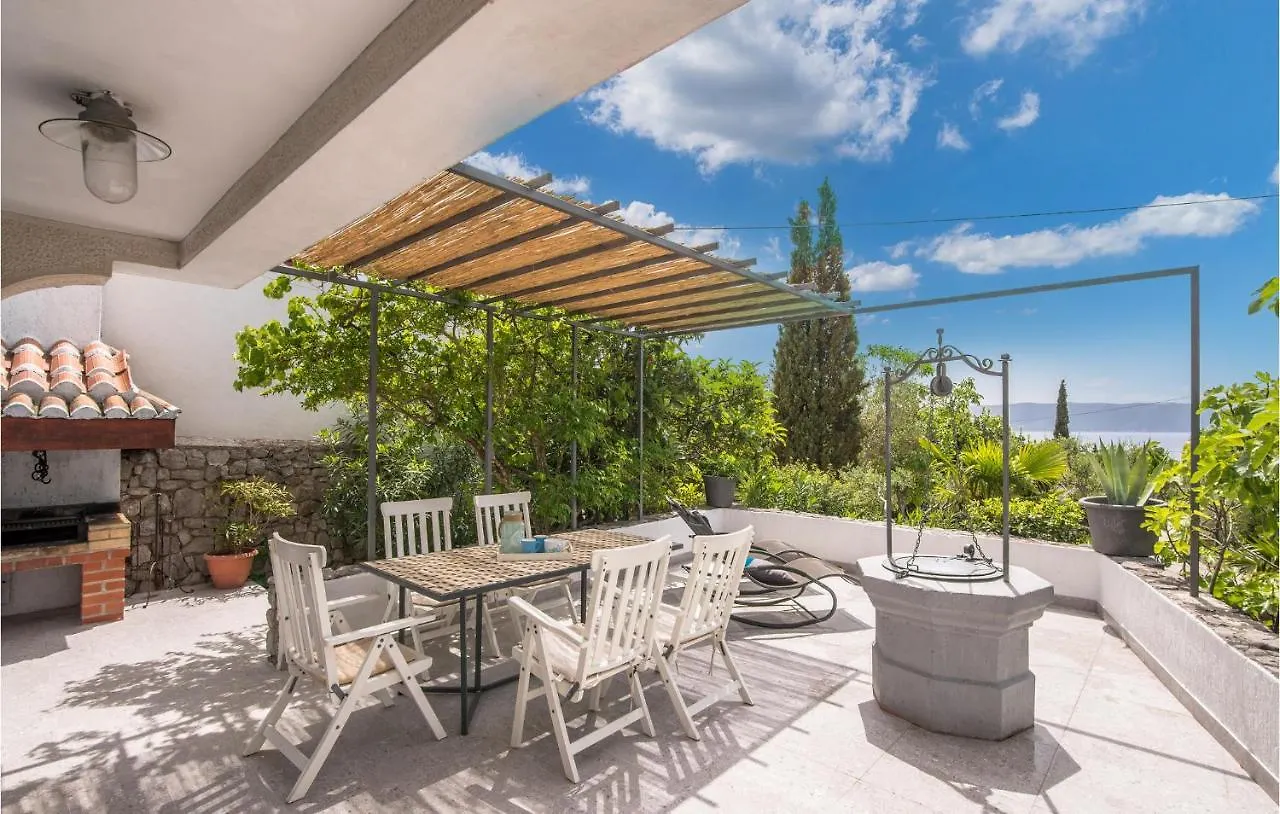 Stunning Home In Pinezici With 4 Bedrooms And Wifi Holiday home