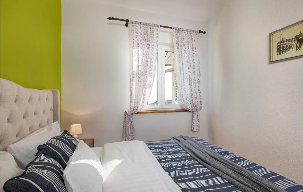 Holiday home Stunning Home In Pinezici With 4 Bedrooms And Wifi