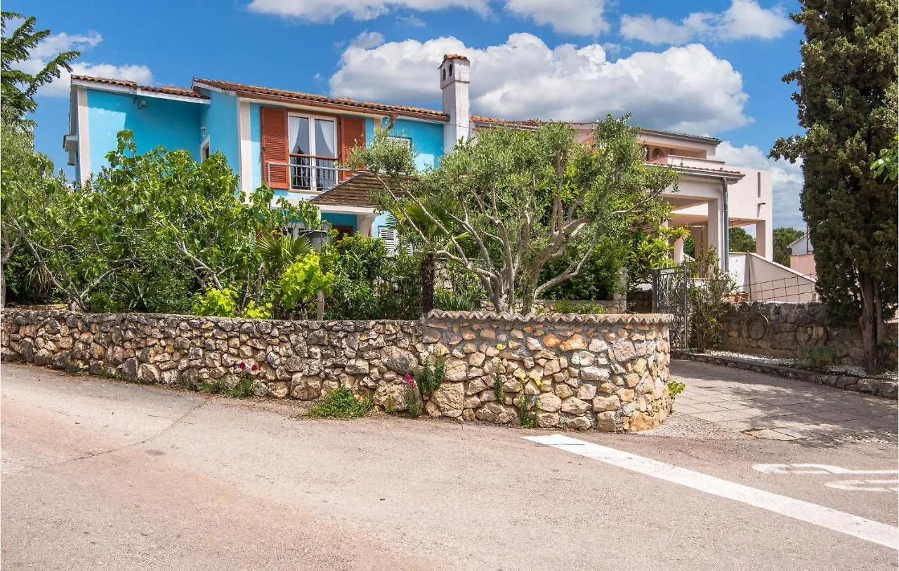 Stunning Home In Pinezici With 4 Bedrooms And Wifi 0*, Pinezici (Krk)