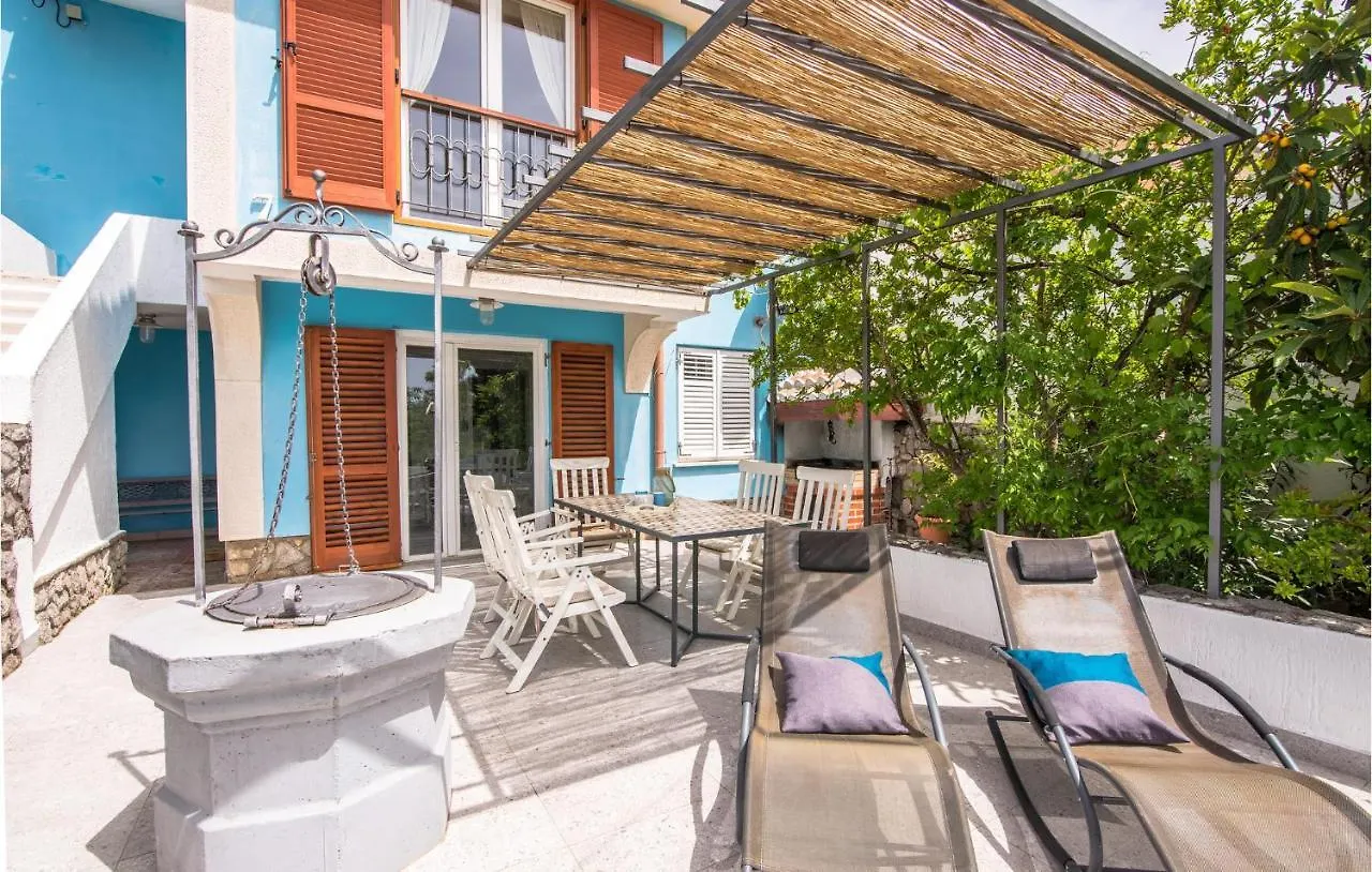 Stunning Home In Pinezici With 4 Bedrooms And Wifi Holiday home