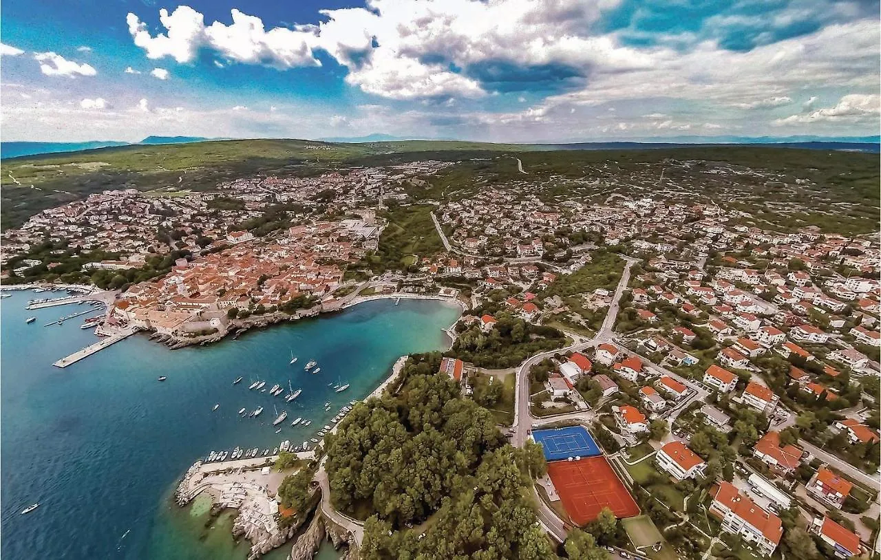 Holiday home Stunning Home In Pinezici With 4 Bedrooms And Wifi